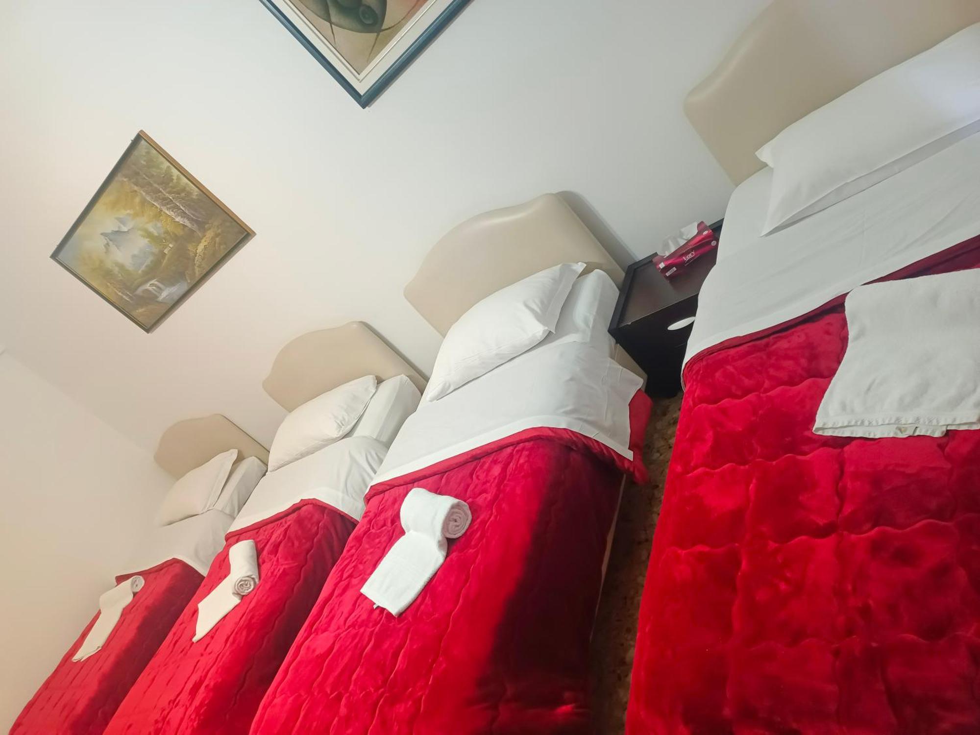 Host Roma Hostel ภายนอก รูปภาพ